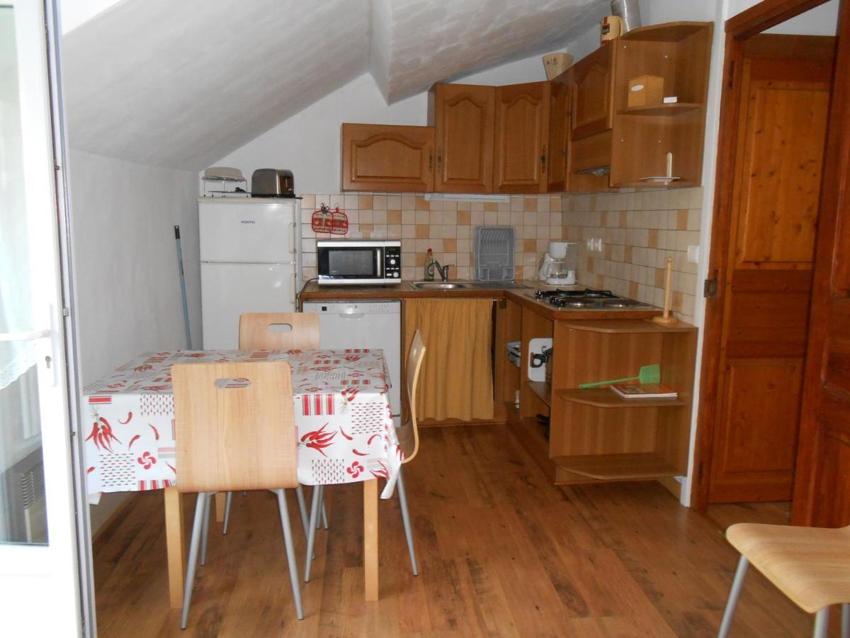 Location Mirande 2 Chambres 4 Couchages 9 Rue De Soupon Ларунс Екстериор снимка